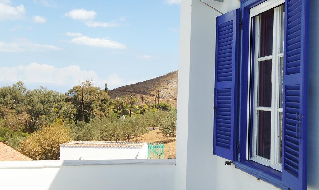 Vlichos Studio Apartment Hydra  Pokoj fotografie